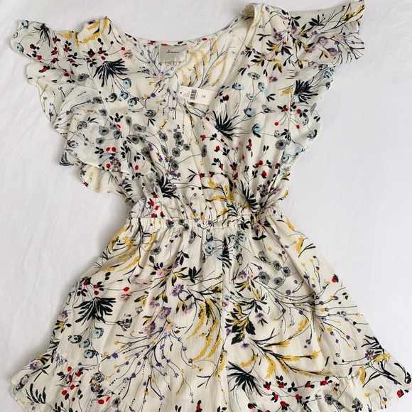 Anthropologie Pants - Anthropologie Elevenses floral romper w flaw